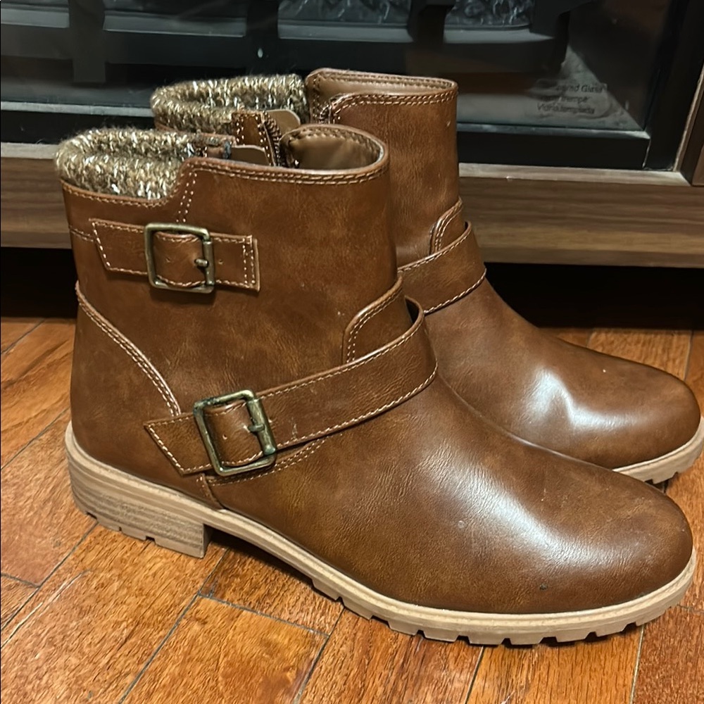 Wonder Nation Tan Ankle Boots with Buckle